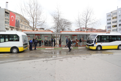 Gemlik’te otobüs durakları tertemiz